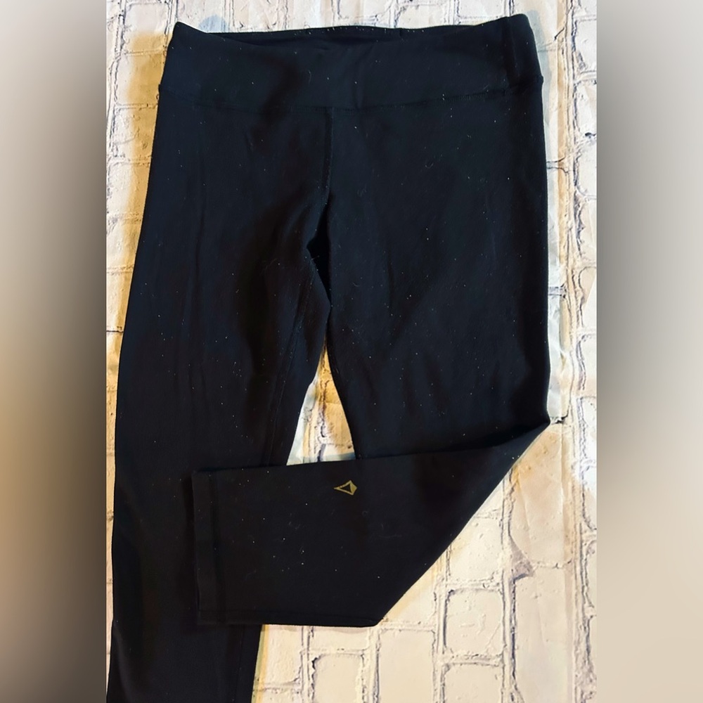 IVIVVA by LULULEMON girls size 12 soft cotton black capris leggings